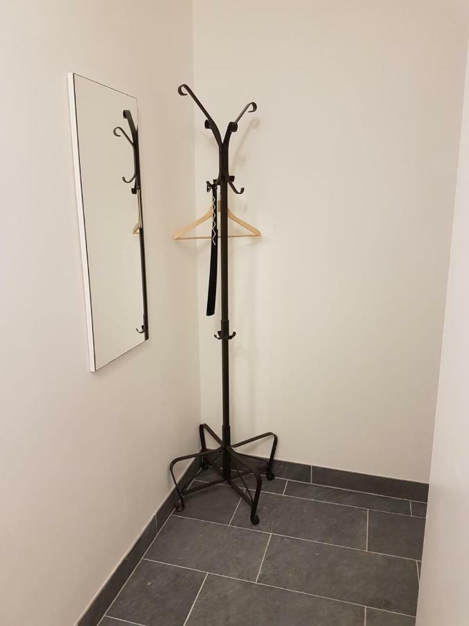 Excellent 2 Bed 12 Mins From Center Apartment